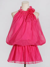 Mini-robe plissée à fleurs sans manches